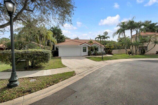 1583 Eastlake Way in Weston, FL - Building Photo - Building Photo