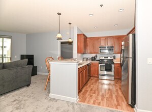 4130 S Lake Dr in St. Francis, WI - Building Photo - Building Photo