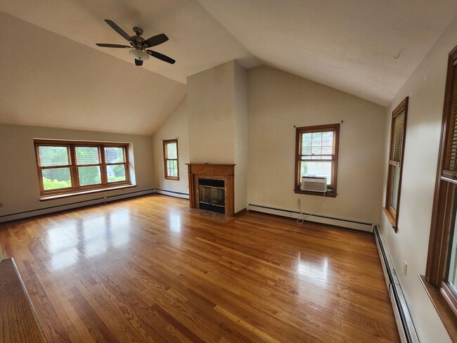32 Latura St in Shrewsbury, MA - Building Photo - Building Photo
