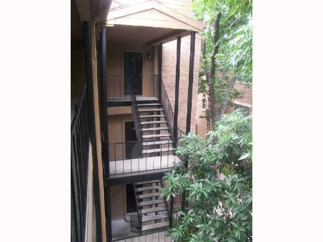 property at 203 E 31st St