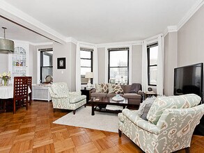 2052 N Lincoln Park W, Unit 1303 in Chicago, IL - Building Photo - Building Photo