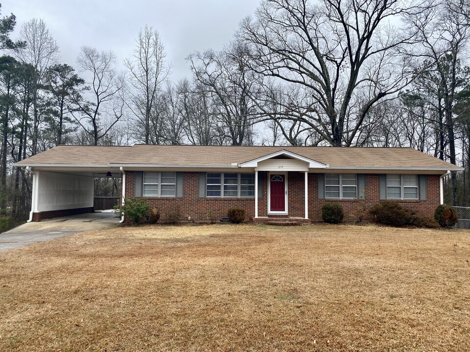 277 Arkadelphia Rd in Jasper, AL - Foto de edificio