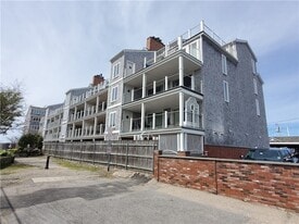 31 Coddington St in Newport, RI - Building Photo