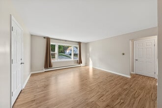 140 Newberry Ave in Libertyville, IL - Building Photo - Building Photo