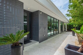 4675 NE 2nd Ave in Miami, FL - Foto de edificio - Building Photo