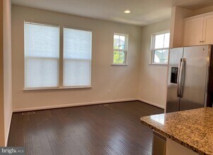 43373 Southland St in Ashburn, VA - Building Photo - Building Photo