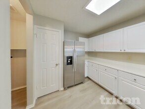 8230 Longhorn Ridge Dr in Converse, TX - Foto de edificio - Building Photo