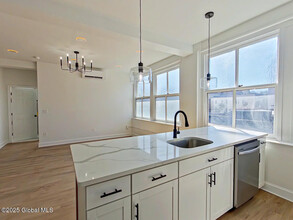 148 Barrett St in Schenectady, NY - Building Photo - Building Photo