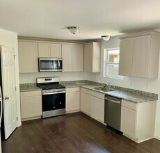 2682 Valley Dr in Ann Arbor, MI - Building Photo - Building Photo