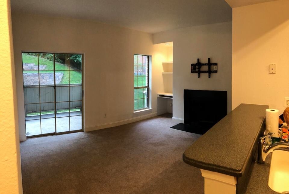 3918 Penderview Drive in Fairfax, VA - Building Photo