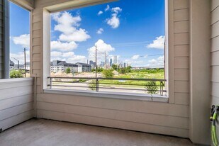 316 Jensen Dr in Houston, TX - Building Photo