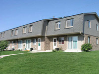 Grafton Townhomes in Grafton, WI - Foto de edificio - Building Photo