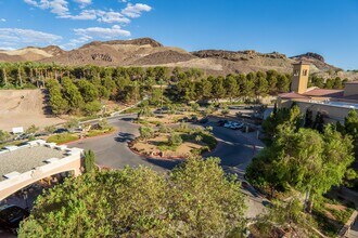 30 Strada Di Villaggio in Henderson, NV - Building Photo - Building Photo