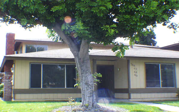 7440-7446 Carnelian St in Rancho Cucamonga, CA - Foto de edificio
