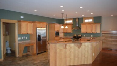 1312 Pocahontas Dr in Monona, WI - Building Photo - Building Photo