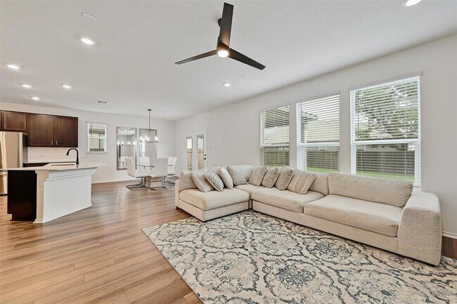 280 Kat Garnet Dr in Kyle, TX - Building Photo - Building Photo