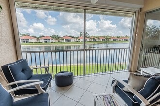 260 Robin Hood Cir in Naples, FL - Building Photo - Building Photo