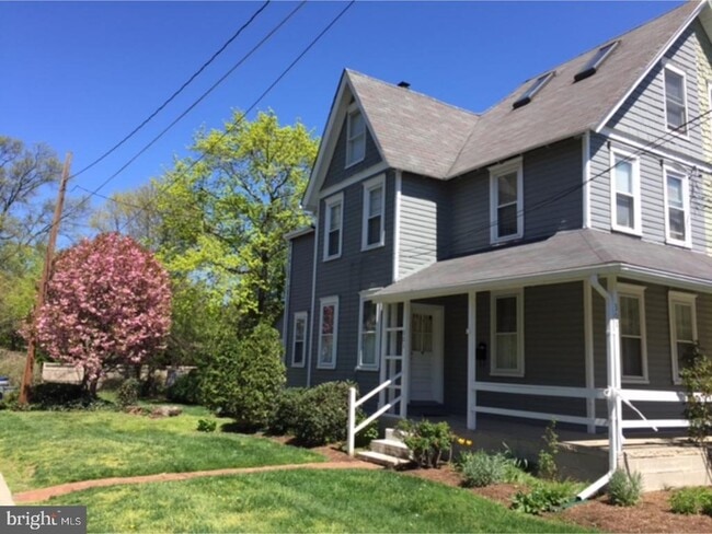 property at 301 E Linden St