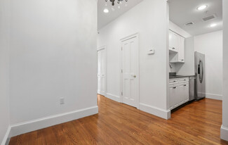 402 Marlborough St, Unit 3 in Boston, MA - Building Photo - Building Photo