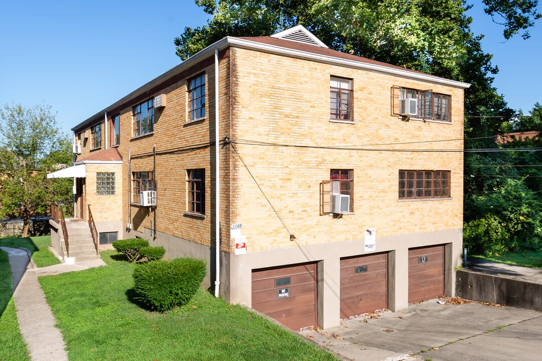 3337-3345 Stathem Ave in Cincinnati, OH - Building Photo