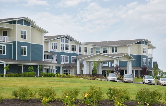 Traditions at Beaumont in Louisville, KY - Building Photo - Building Photo