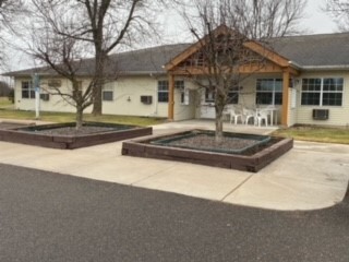 Poplar Apartments in Owen, WI - Foto de edificio