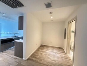801 S Miami Ave, Unit 2106 in Miami, FL - Building Photo - Building Photo