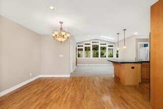 1305 5th St in Kirkland, WA - Building Photo - Building Photo