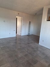 2423 Boxwood St, Unit 8 in Sacramento, CA - Foto de edificio - Building Photo