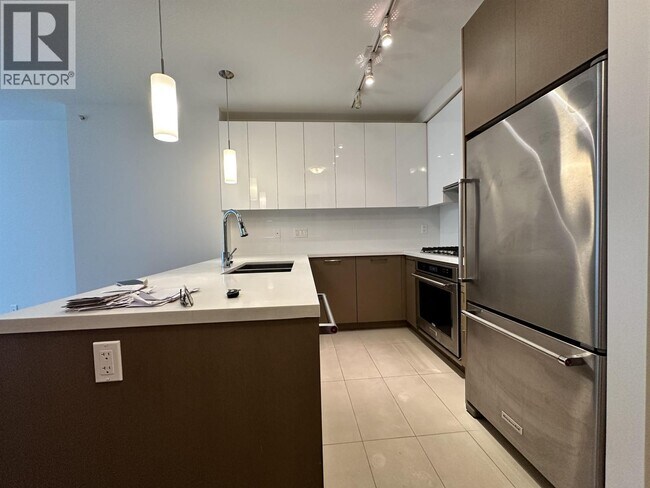 3080 Lincoln Ave in Coquitlam, BC - Building Photo - Building Photo