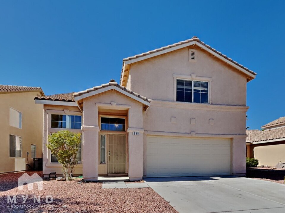 695 Emerald City Ave in Las Vegas, NV - Building Photo