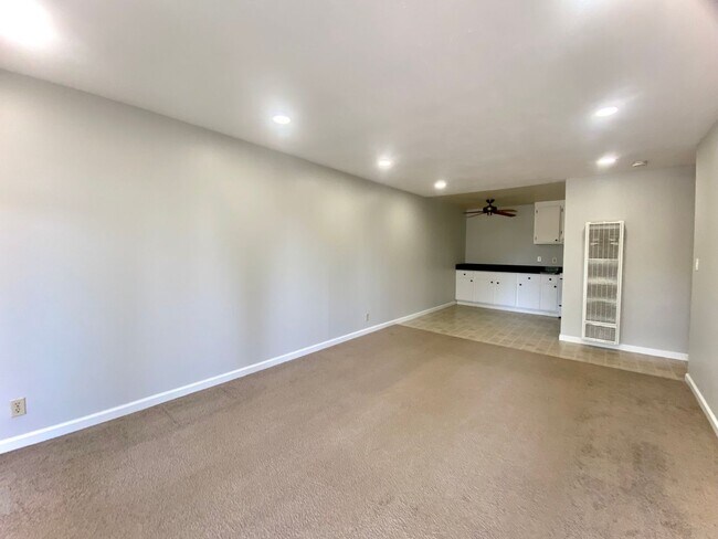 38500 Paseo Padre Pkwy in Fremont, CA - Building Photo - Building Photo