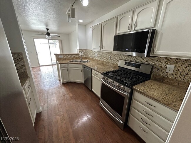 property at 220 Bailey Island Dr