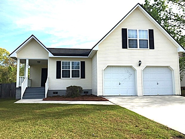 131 Kingsbridge Dr in Goose Creek, SC - Building Photo