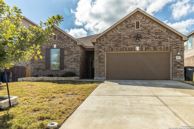 682 Pond Springs in New Braunfels, TX - Building Photo - Building Photo