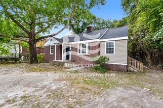 2016 Holt Dr in Columbia, SC - Building Photo - Building Photo