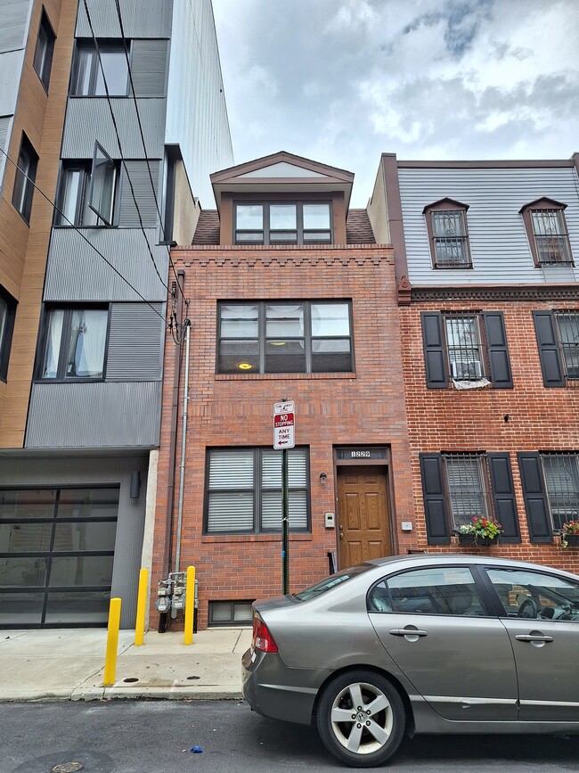 1229 Wood St in Philadelphia, PA - Building Photo - Building Photo