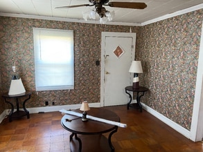 1120 S Railroad Ave in Opelousas, LA - Foto de edificio - Building Photo