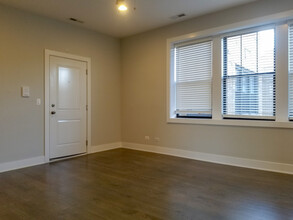 2620 N Rockwell St, Unit 3 in Chicago, IL - Building Photo - Building Photo