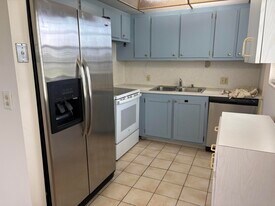 186 Dorset E in Boca Raton, FL - Building Photo