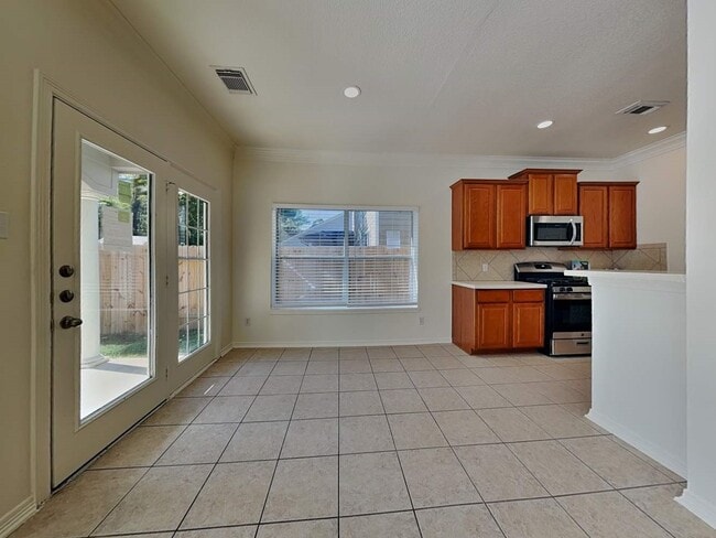 15231 Henderson Point Dr