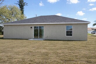 2600 NW 4th Ave in Cape Coral, FL - Building Photo - Building Photo