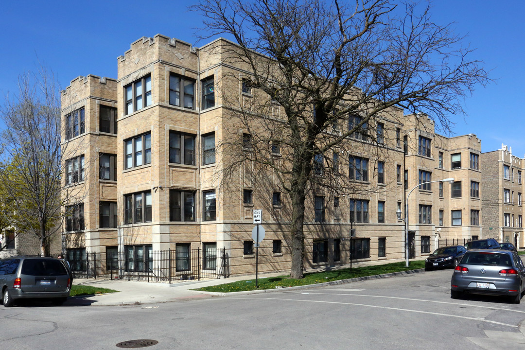 1715 N Humboldt Blvd in Chicago, IL - Building Photo