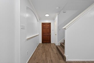 10039 Morocco Rd in Houston, TX - Building Photo - Building Photo