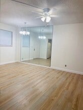 725 Lori Dr in Palm Springs, FL - Building Photo - Building Photo