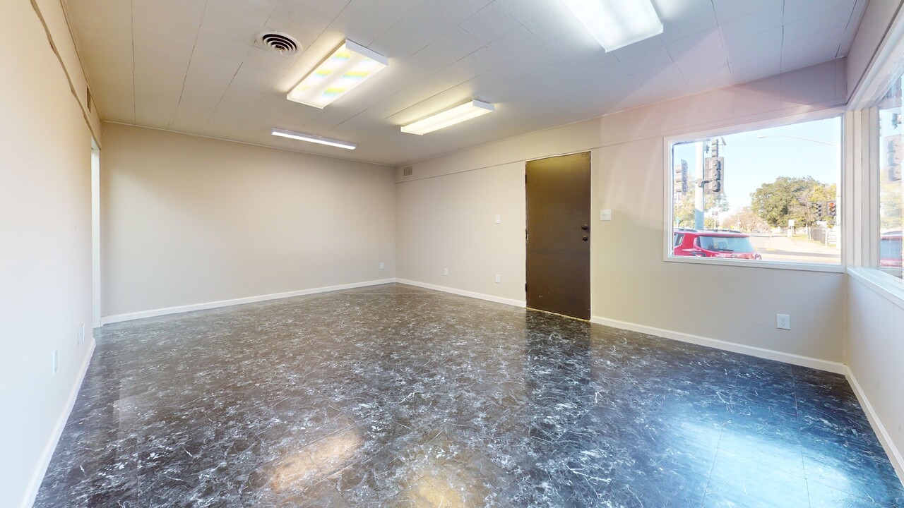 1901 Railroad Ave in Pittsburg, CA - Building Photo