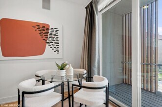 1021 N Hermitage Ave in Chicago, IL - Building Photo - Building Photo