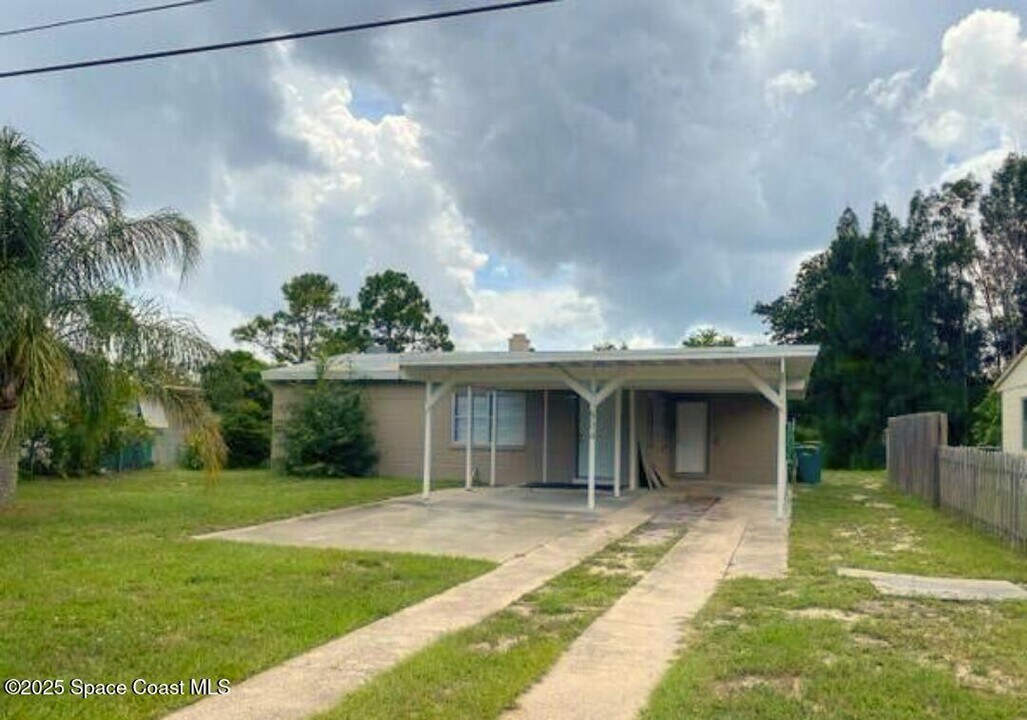 804 Wisteria Dr in Melbourne, FL - Building Photo