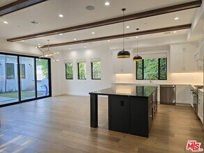 18026 Valley Vista Blvd in Los Angeles, CA - Building Photo - Building Photo