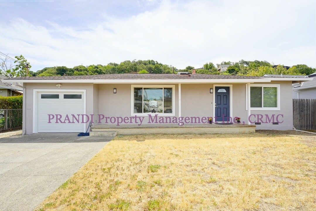 606 Galerita Way in San Rafael, CA - Building Photo